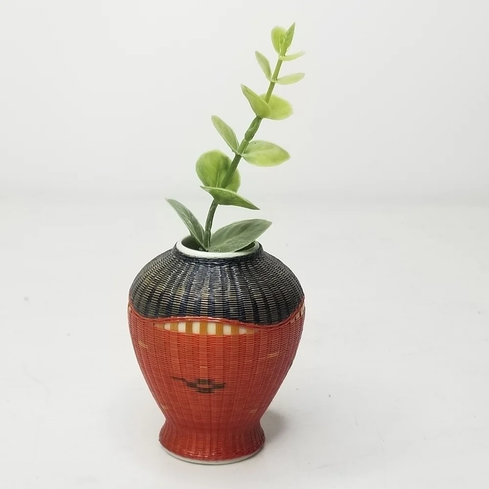 Red and Black Small Chinese Porcelain  Bamboo Wrapped Jar